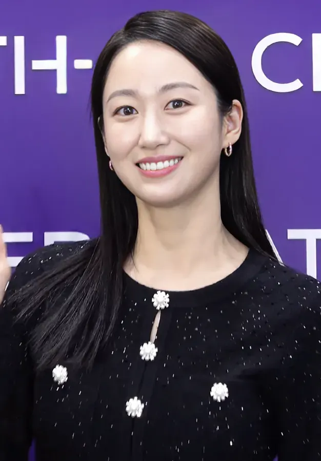 The Jeon Hye-bin card