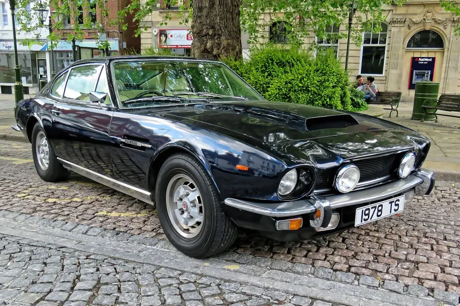 The Aston Martin V8 card