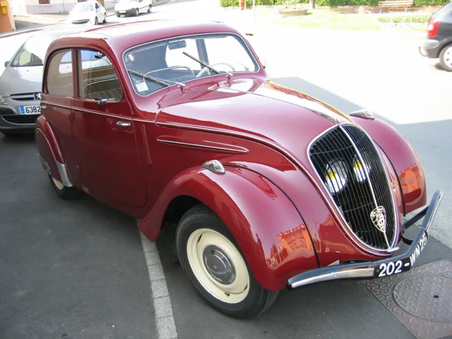 The Peugeot 202 card