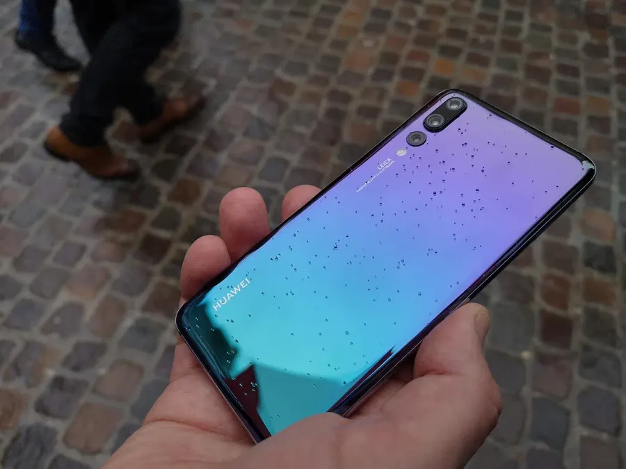 The Huawei P20 card