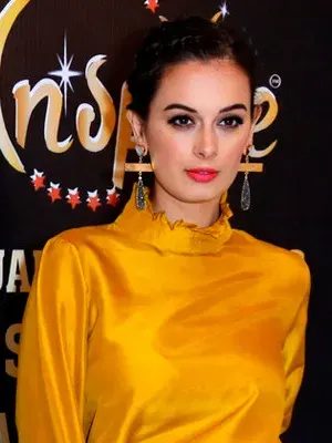 La carte Evelyn Sharma