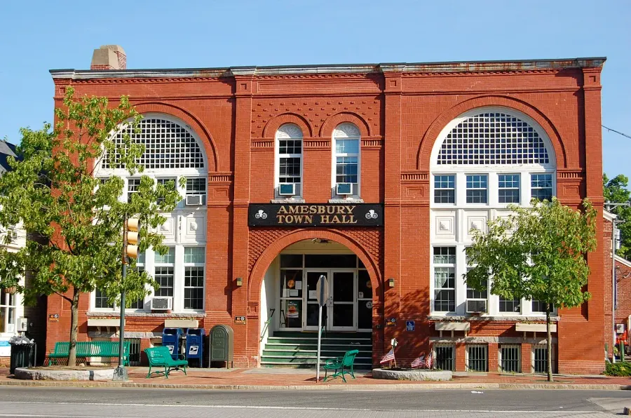 The Amesbury, Massachusetts card