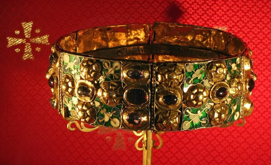 The Iron Crown card