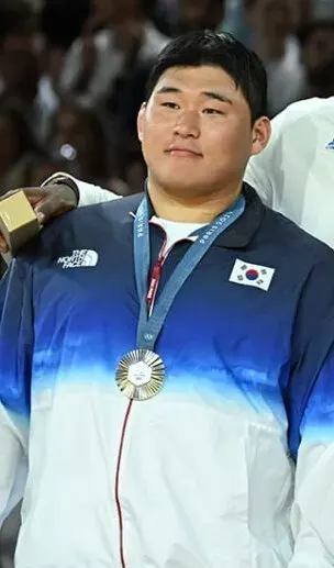 The Kim Min-jong card