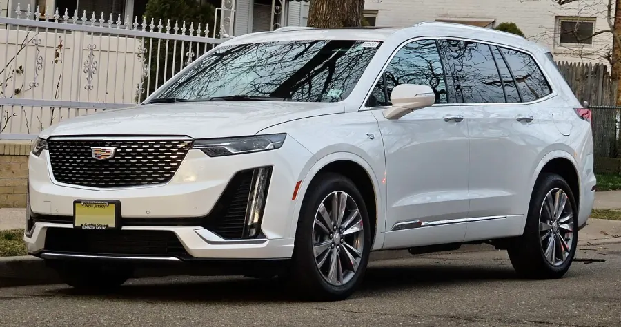 The Cadillac XT6 card