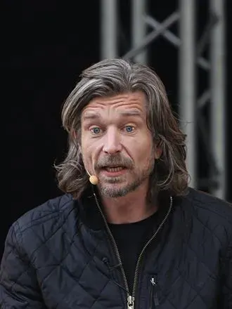 The Karl Ove Knausgård card