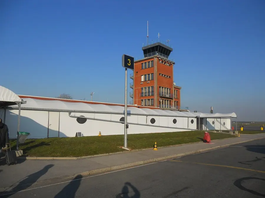 The Beauvais–Tillé Airport card