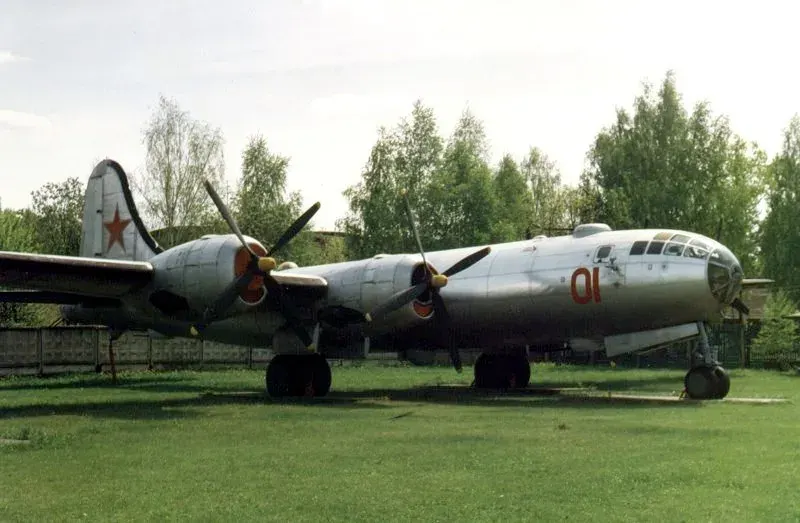 The Tupolev Tu-4 card