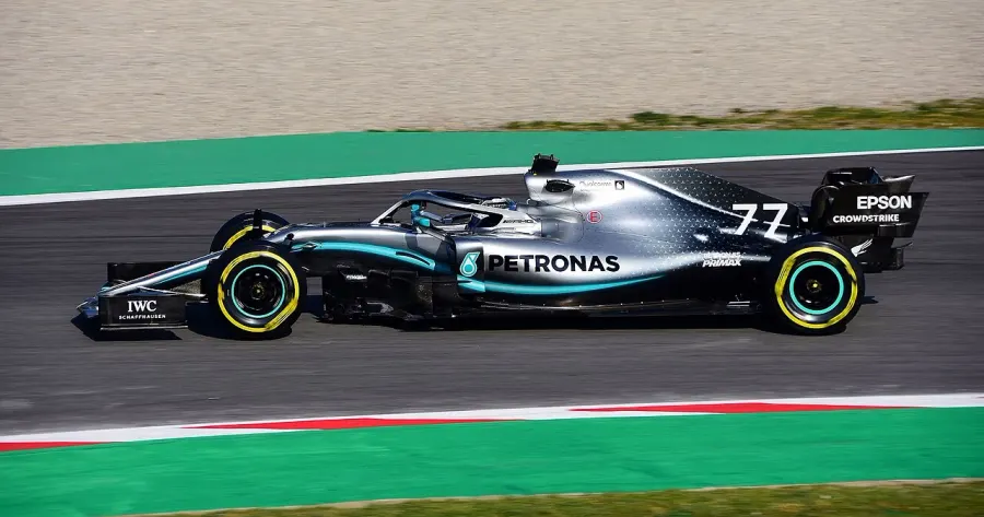 La carte Mercedes-AMG F1 W10 EQ Power+