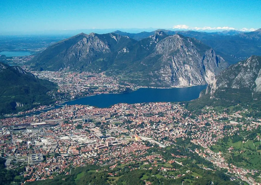 The Lecco card
