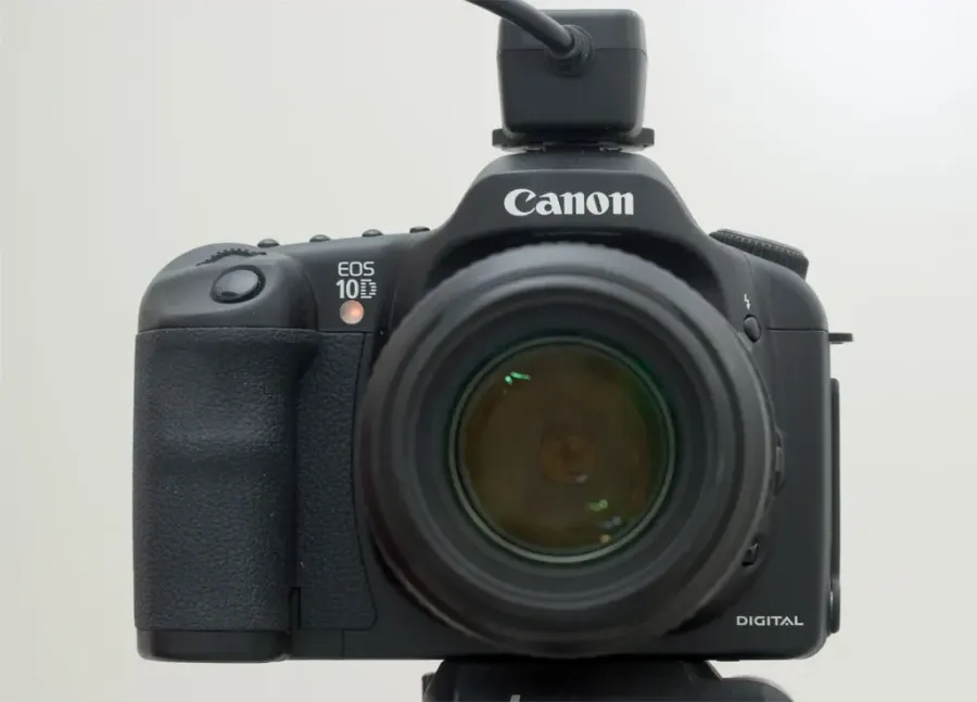 The Canon EOS 10D card
