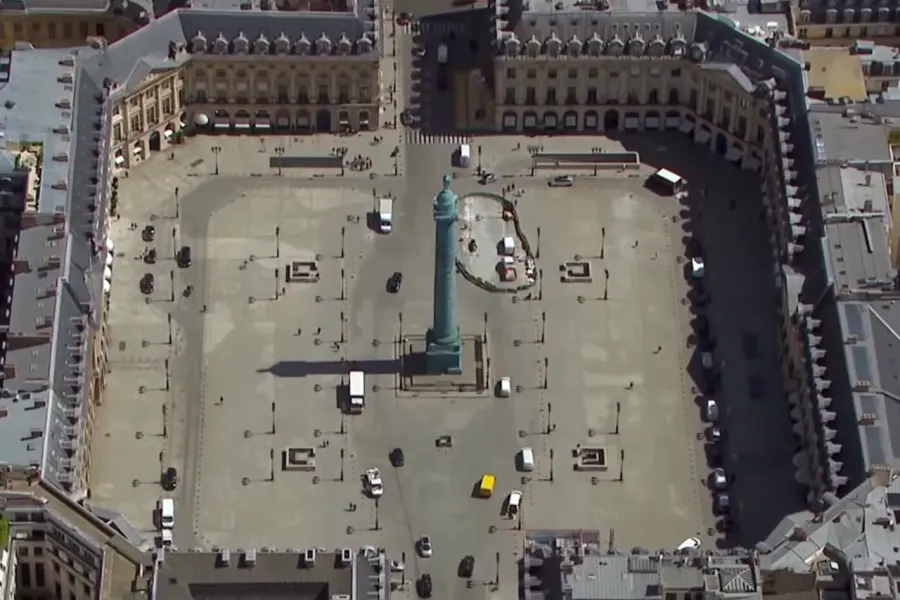 The Place Vendôme card