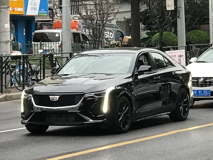 La carte Cadillac CT4