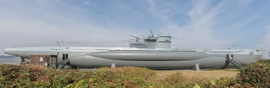 The German submarine U-995 card