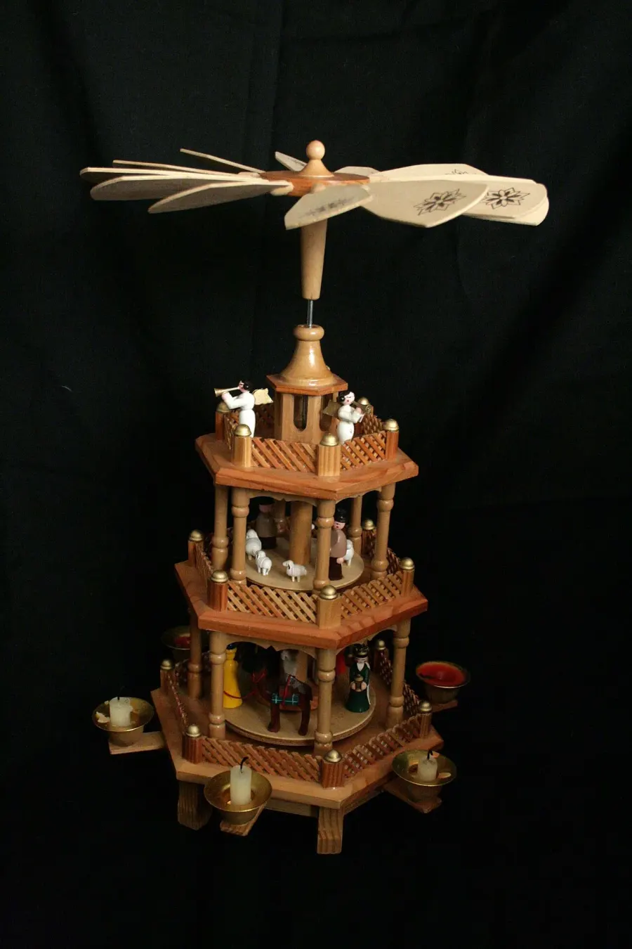 The Christmas pyramid card