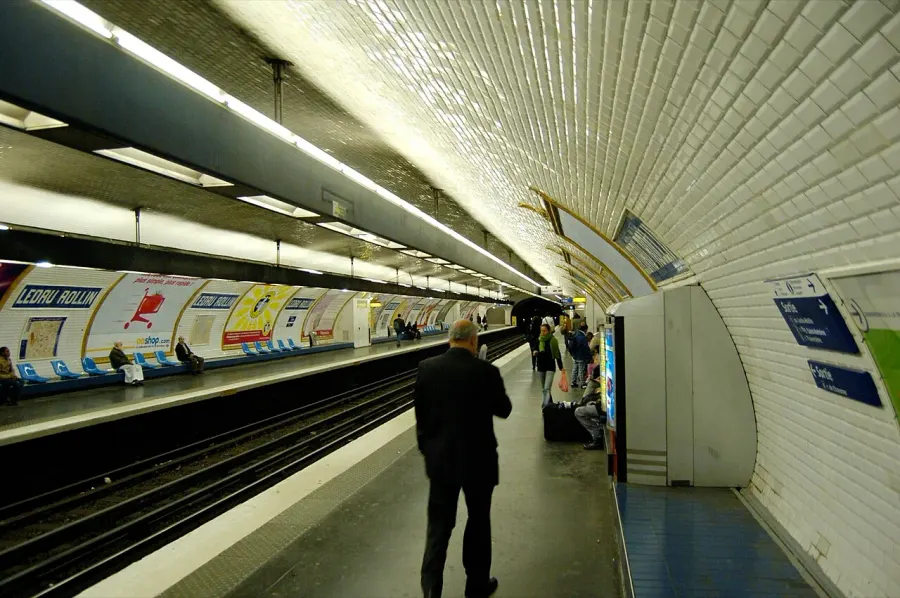 The Ledru-Rollin station card