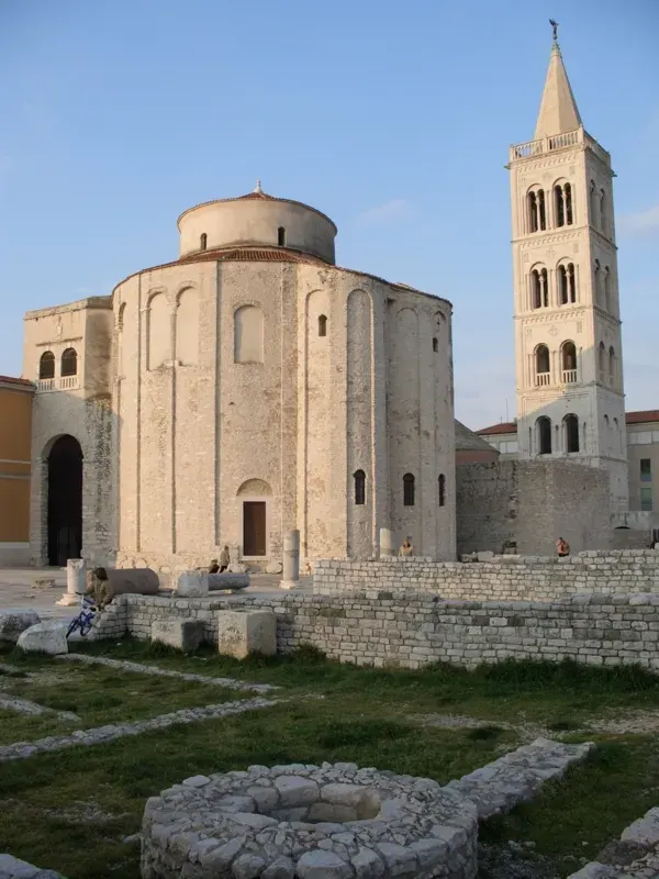 The Pre-Romanesque art and architecture card