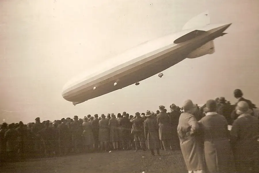 La carte LZ 127 Graf Zeppelin