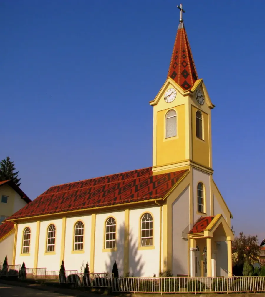 La carte Église du Sacré-Cœur-de-Jésus de Doboj