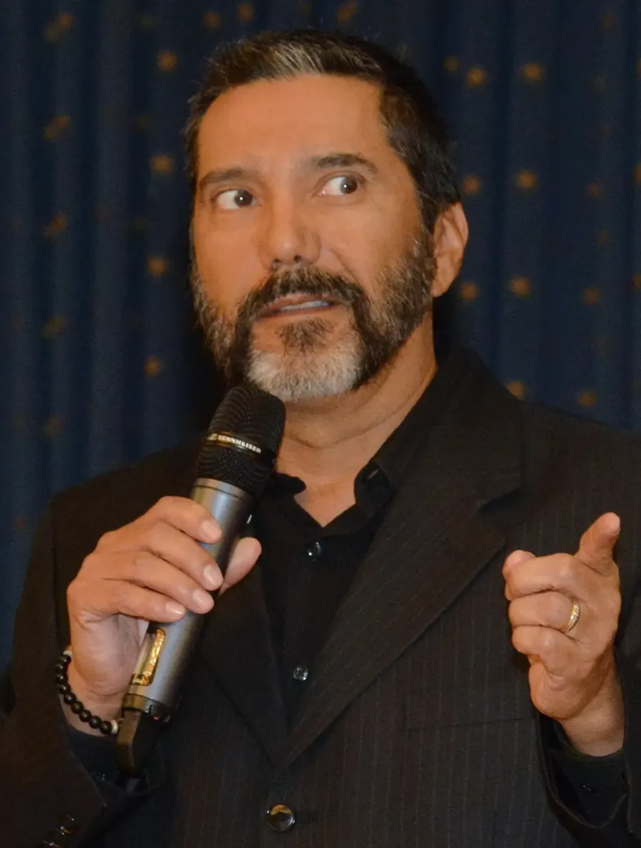 La carte Steven Michael Quezada