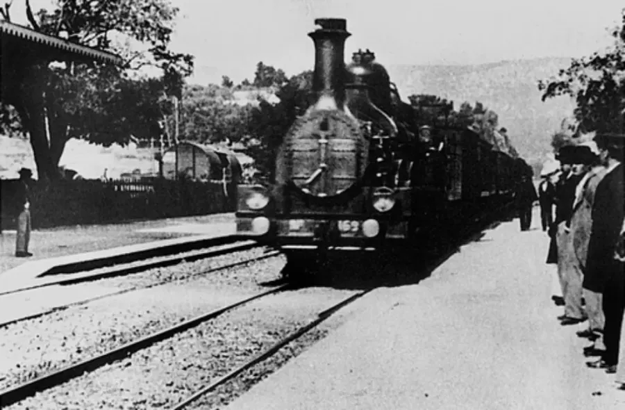 La carte L'Arrivée d'un train en gare de La Ciotat