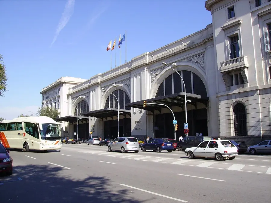 The Barcelona França railway station card