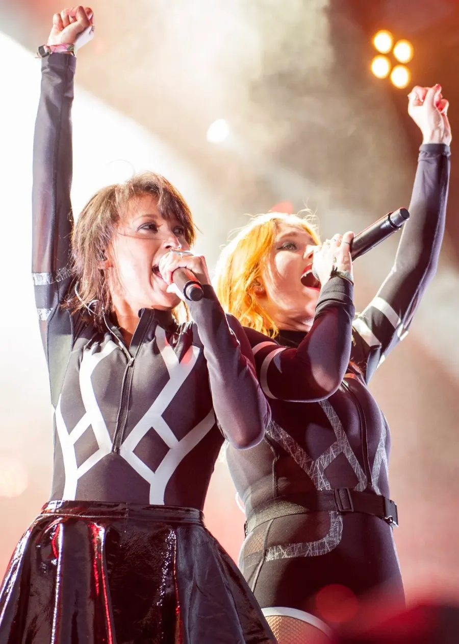 The Icona Pop card