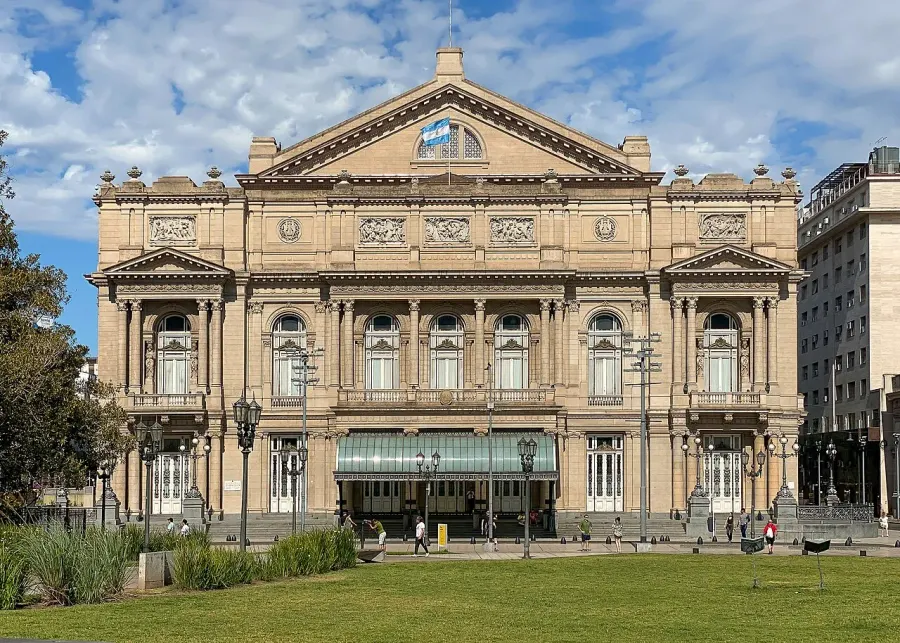 The Teatro Colón card