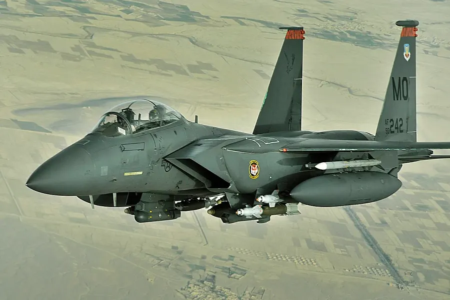 La carte McDonnell Douglas F-15E Strike Eagle