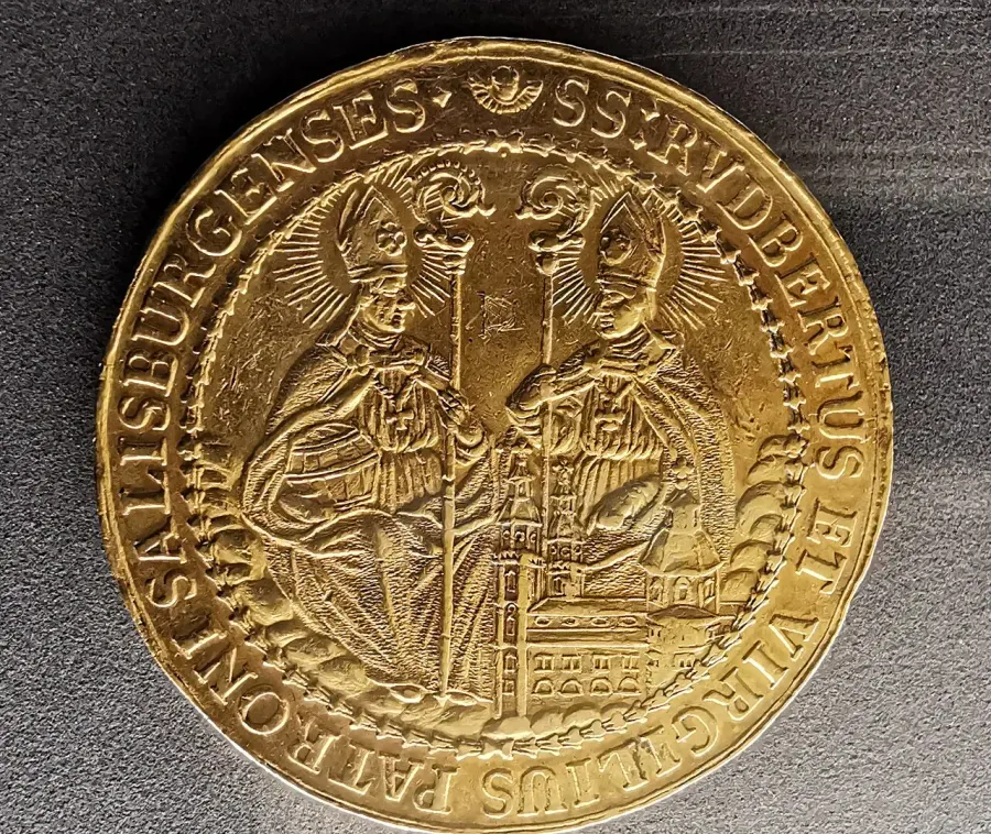 The Gold coin card