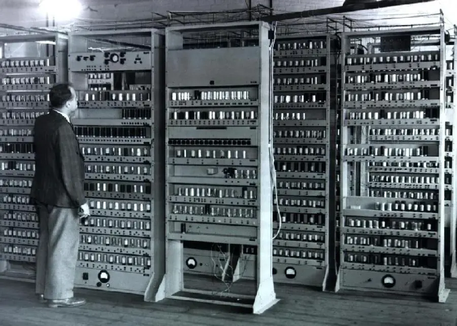 La carte Electronic Delay Storage Automatic Calculator