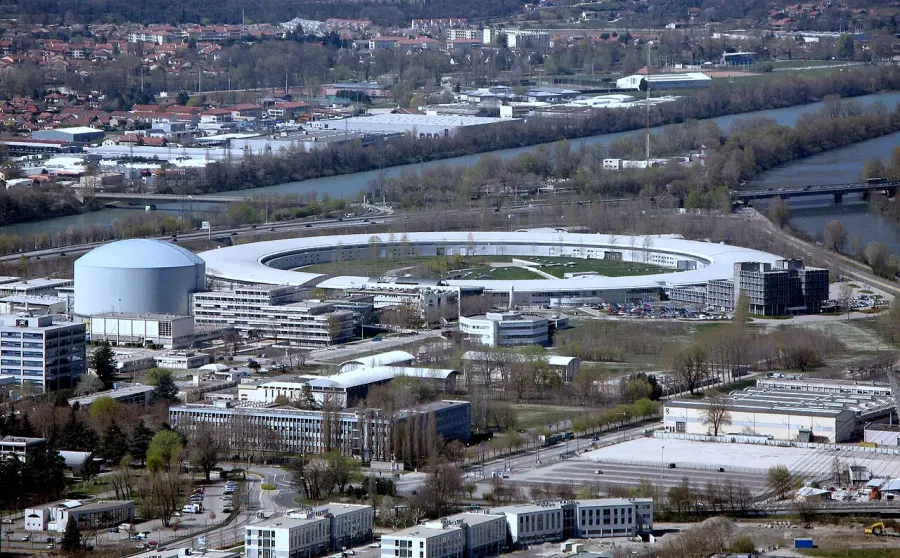 The European Synchrotron Radiation Facility card