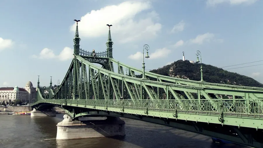 The Liberty Bridge card