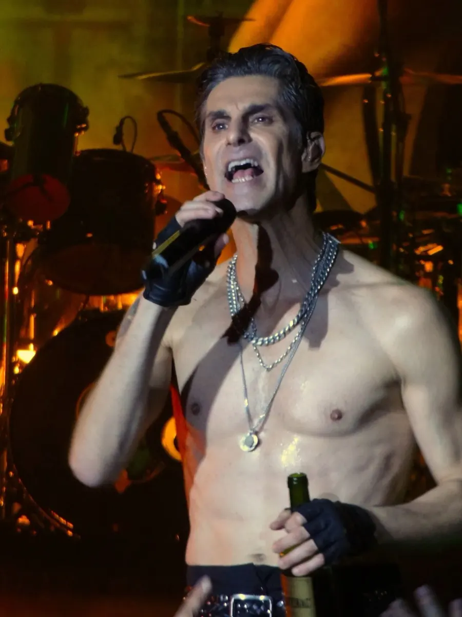 La carte Perry Farrell