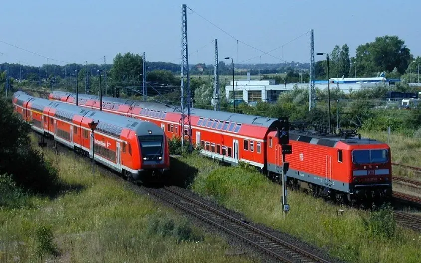 The Push–pull train card