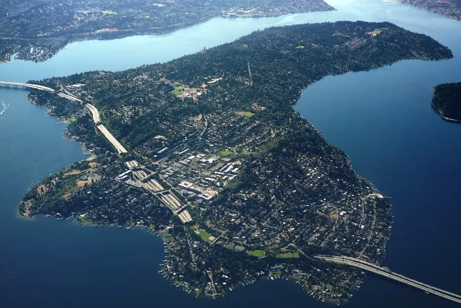 The Mercer Island, Washington card