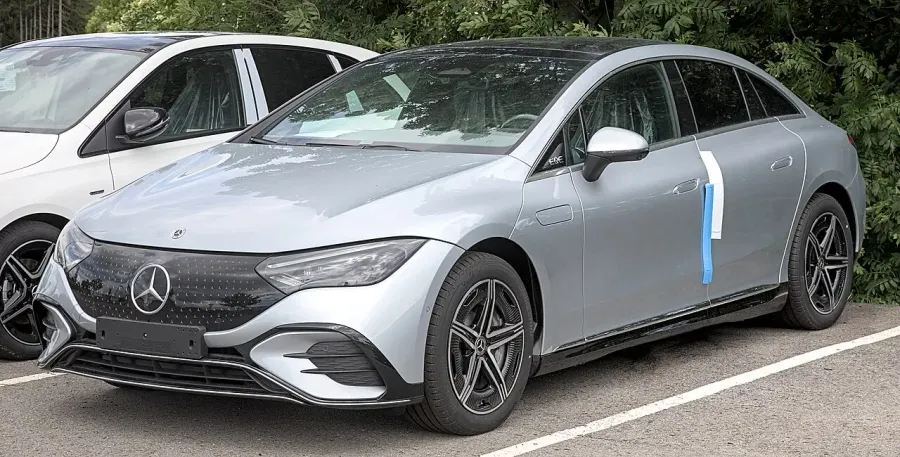 The Mercedes-Benz EQE card