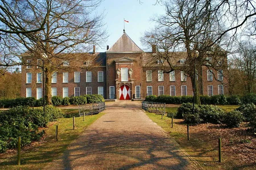 The Heeze-Leende card